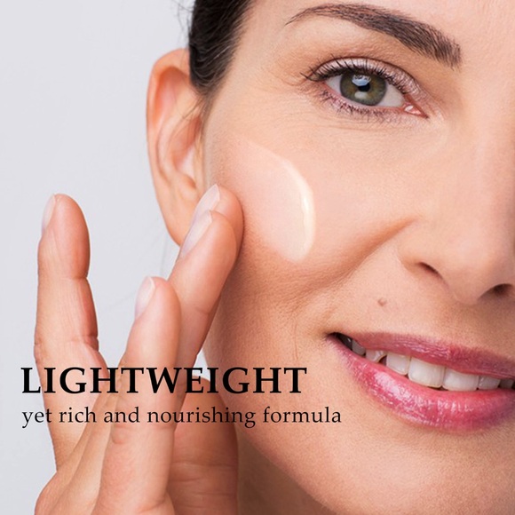 Kleem Organics VITAMIN C SERUM
For glowing and youthful skin - Picture 3 of 14